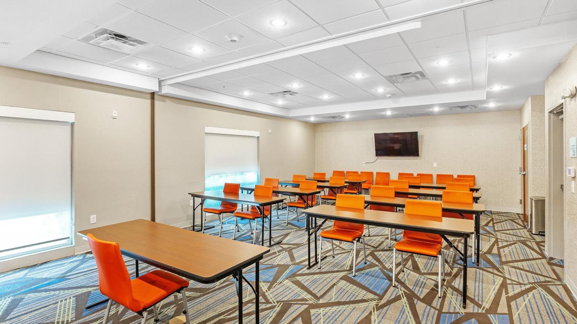 Holiday Inn Express & Suites Mobile - University Area By Ihg Exterior foto