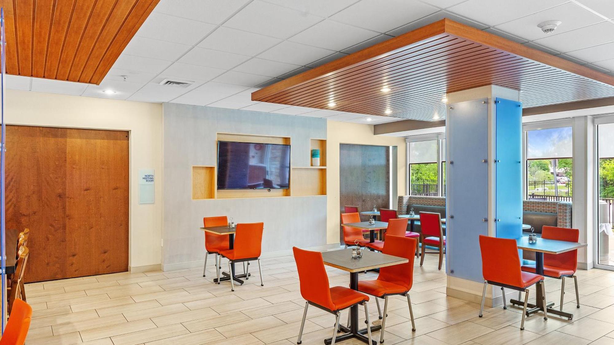 Holiday Inn Express & Suites Mobile - University Area By Ihg Exterior foto